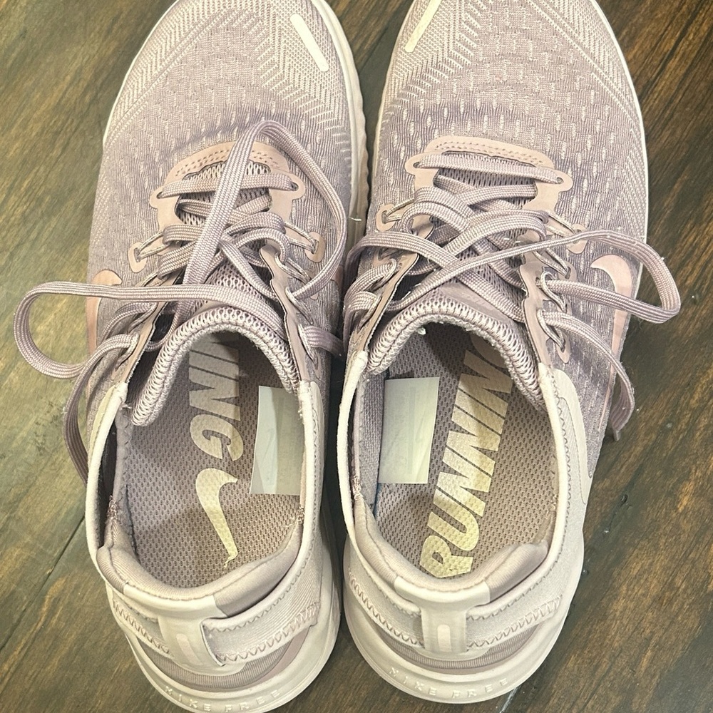 Women's Nike Free Run in Elemental Rose/Gunsmoke (worn once) - Picture 6 of 10